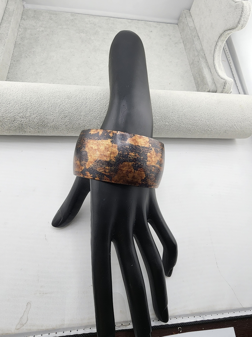 7.5 Wood-Pattern Wide Bangle Bracelet - Black and Brown Acrylic